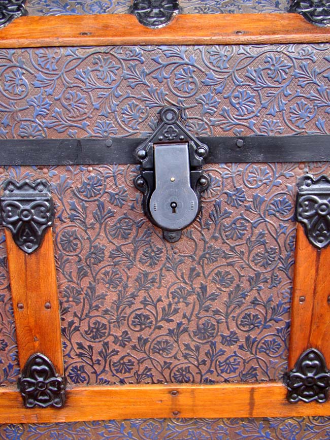 A fine late 19th century American Steamer Trunk by Yale & Towne, Stamford, CT., circa 1883-1890 — image 6